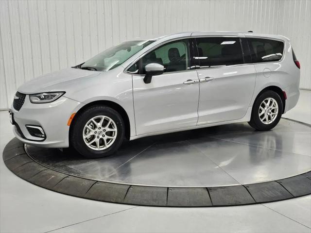 2023 Chrysler Pacifica Touring L for sale in Mason City, IA