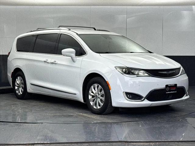 2023 Chrysler Pacifica Touring L for sale in Stockton, CA
