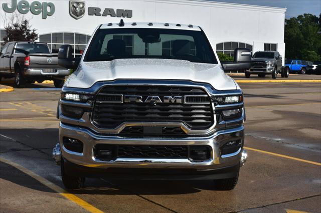 2026 RAM Ram 3500 Chassis Cab RAM 3500 TRADESMAN CHASSIS REGULAR CAB 4X4 60 CA 2026 RAM Ram 3500 Chassis Cab RAM 3500 TRADESMAN CHASSIS REGULAR CAB 4X4 60 CA