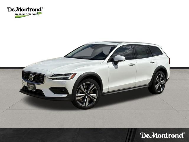 2026 Volvo V60 Cross Country Plus, B5 AWD Gas (mild hybrid) for sale in Houston, TX