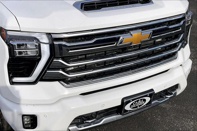 2024 Chevrolet Silverado 3500HD 4WD Crew Cab Long Bed High Country