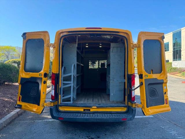 2017 Ford Transit Medium Roof w/Sliding Side Door w/RWB