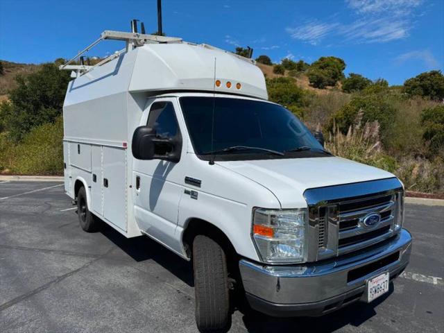 2015 Ford E-350 Cutaway Base