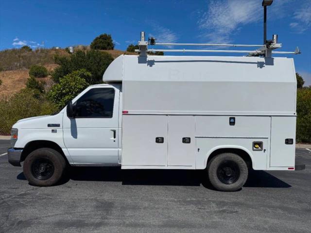 2015 Ford E-350 Cutaway Base