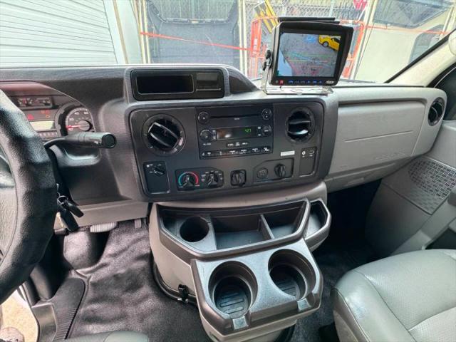 2015 Ford E-350 Cutaway Base