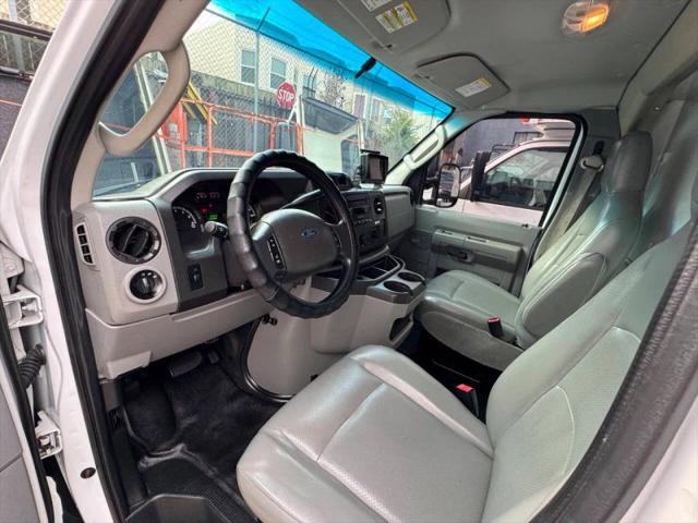 2015 Ford E-350 Cutaway Base