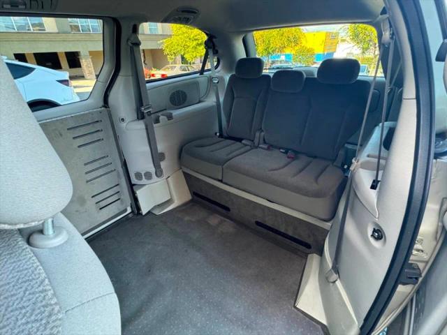 2005 Dodge Grand Caravan SXT