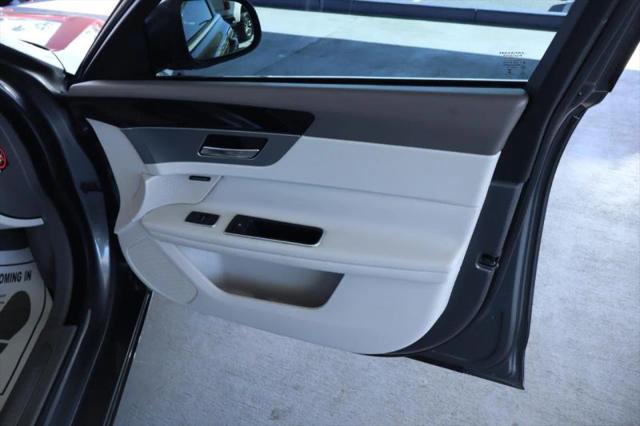 2017 Jaguar XF 35t Premium