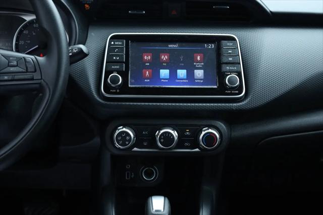 2025 Nissan Kicks S