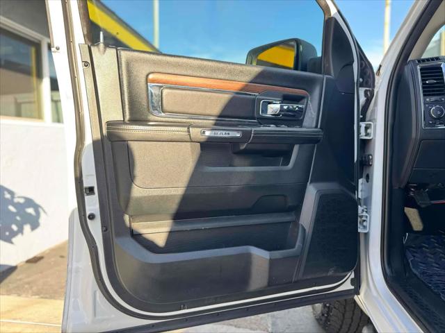2017 Ram 1500 Laramie Crew Cab 4x4 57 Box