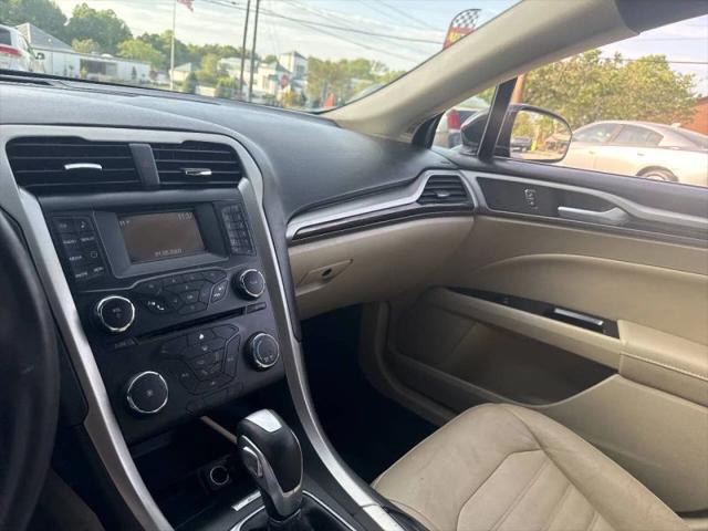 2014 Ford Fusion SE