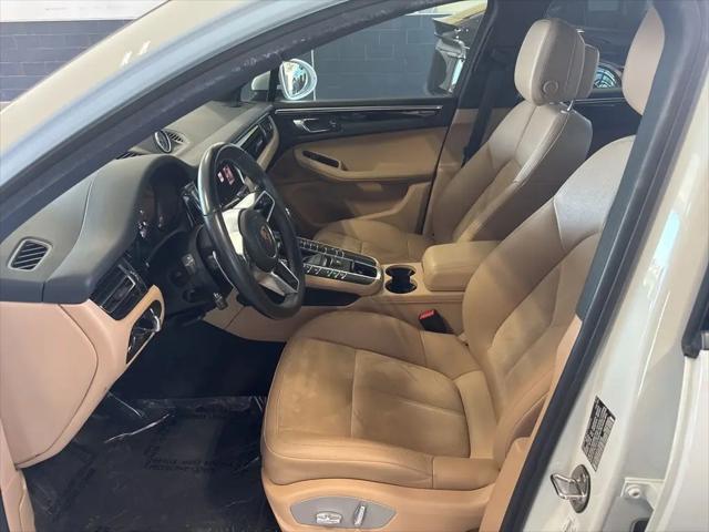 2020 Porsche Macan Macan