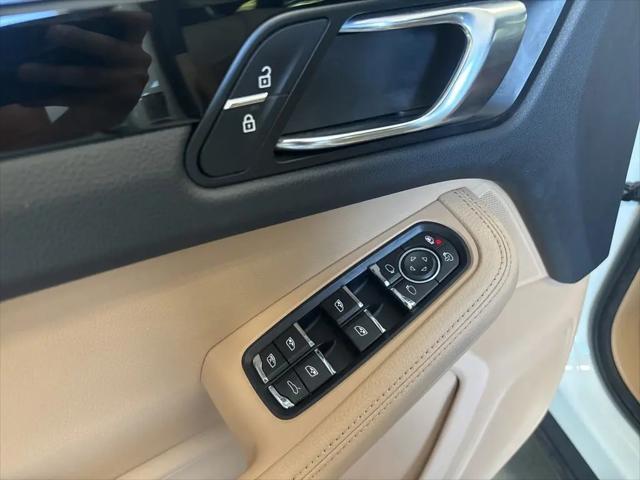 2020 Porsche Macan Macan