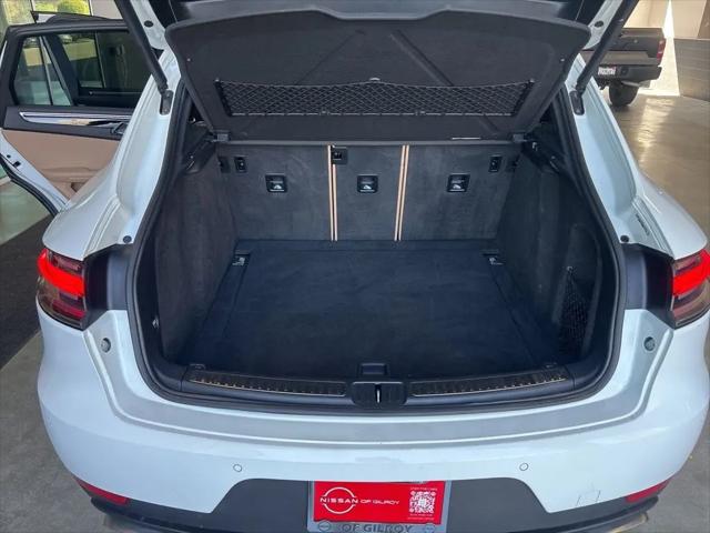 2020 Porsche Macan Macan