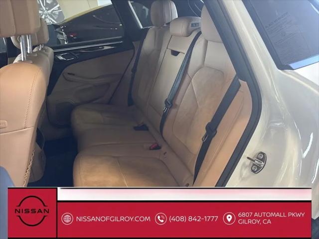 2020 Porsche Macan Macan