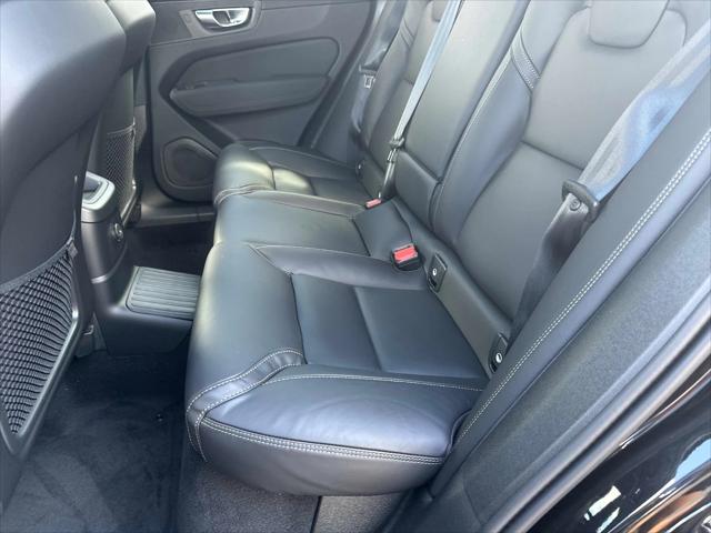2026 Volvo XC60 Plug-In Hybrid Black Edition Ultra, T8 AWD Electric/Gasoline, Dark