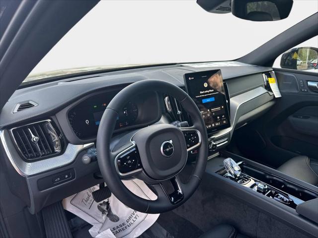 2026 Volvo XC60 Plug-In Hybrid Black Edition Ultra, T8 AWD Electric/Gasoline, Dark