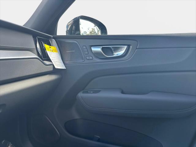 2026 Volvo XC60 Plug-In Hybrid Black Edition Ultra, T8 AWD Electric/Gasoline, Dark