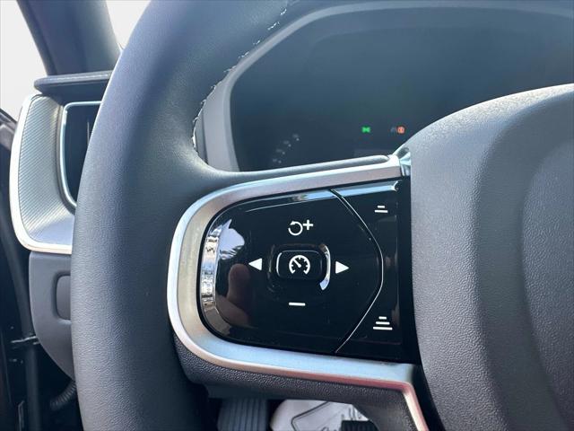 2026 Volvo XC60 Plug-In Hybrid Black Edition Ultra, T8 AWD Electric/Gasoline, Dark