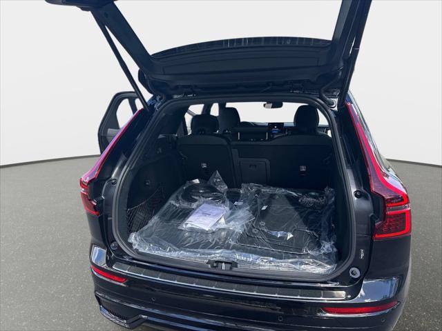 2026 Volvo XC60 Plug-In Hybrid Black Edition Ultra, T8 AWD Electric/Gasoline, Dark