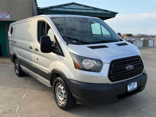 2016 Ford Transit w/60/40 Side Door w/RWB
