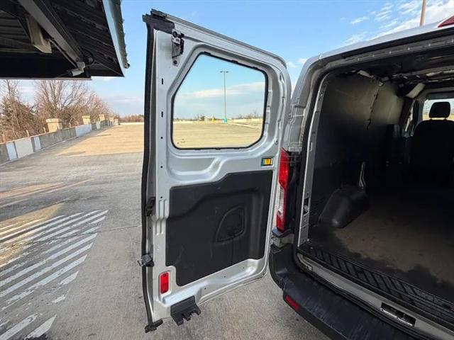 2016 Ford Transit w/60/40 Side Door w/RWB