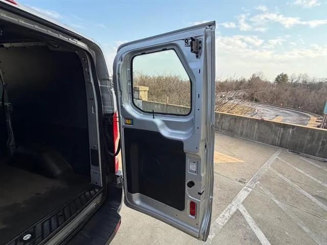 2016 Ford Transit w/60/40 Side Door w/RWB