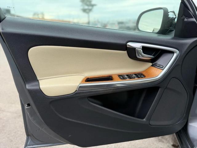 2016 Volvo S60 Inscription T5 Drive-E Platinum
