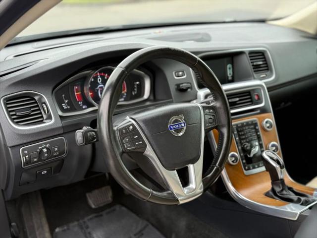 2016 Volvo S60 Inscription T5 Drive-E Platinum