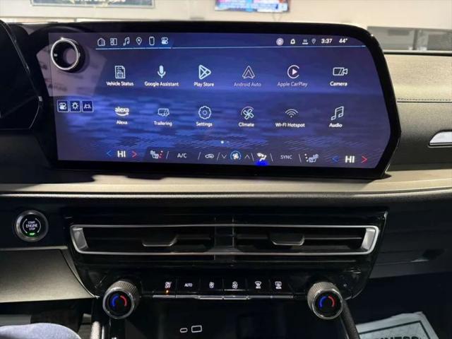 2025 Chevrolet Traverse AWD LT