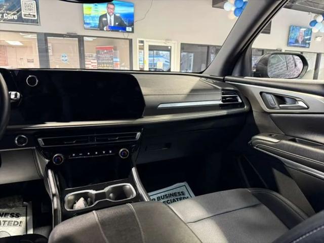 2025 Chevrolet Traverse AWD LT