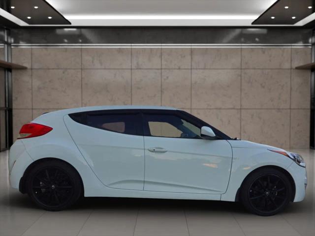 2013 Hyundai Veloster Base w/Black