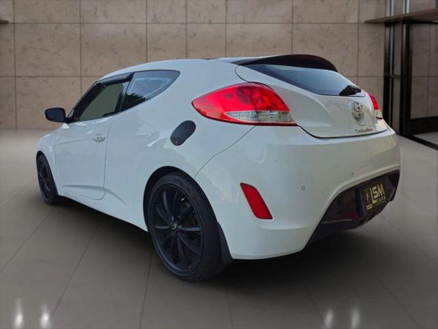 2013 Hyundai Veloster Base w/Black