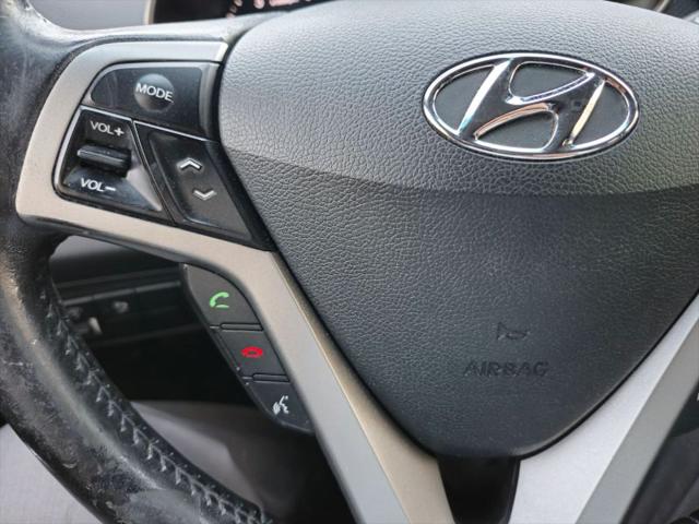 2013 Hyundai Veloster Base w/Black