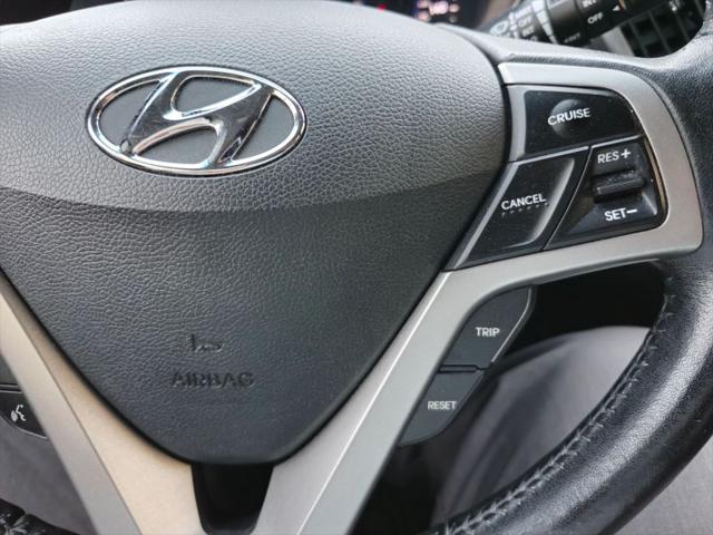 2013 Hyundai Veloster Base w/Black