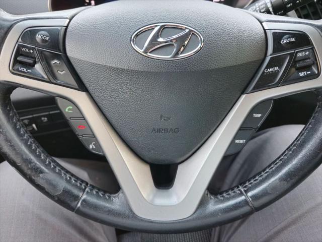 2013 Hyundai Veloster Base w/Black