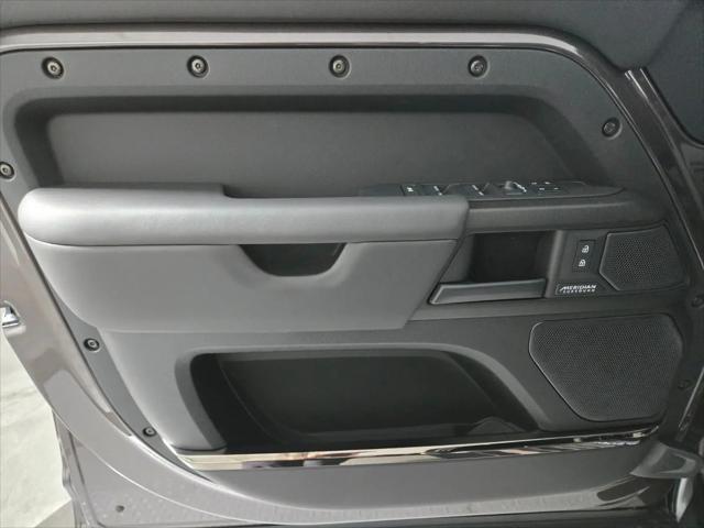 2026 Land Rover Defender P635 OCTA