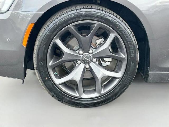 2022 Chrysler 300 S