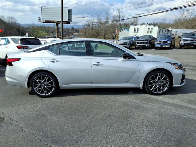 2023 Nissan Altima SR VC-Turbo FWD