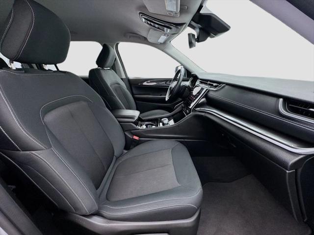2022 Jeep Grand Cherokee L Laredo 4x2
