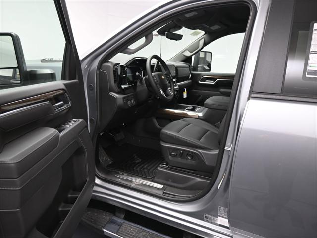 2026 Chevrolet Silverado 3500HD Crew Cab, Long Bed, LT Dual Rear Wheel, RWD