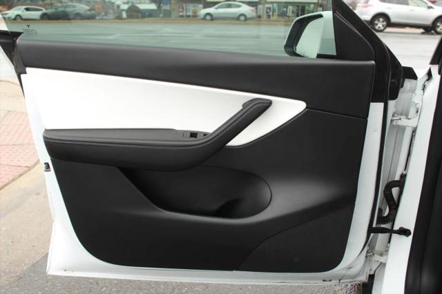 2022 Tesla Model Y Long Range Dual Motor All-Wheel Drive