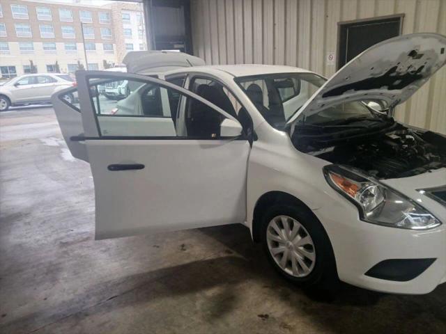 2017 Nissan Versa 1.6 S+