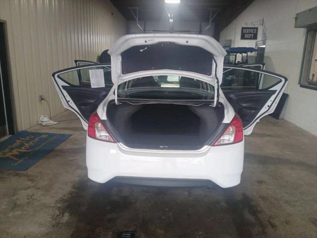 2017 Nissan Versa 1.6 S+