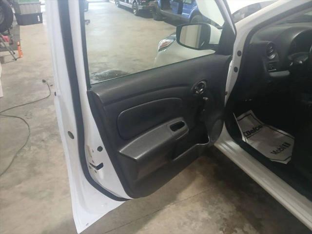 2017 Nissan Versa 1.6 S+