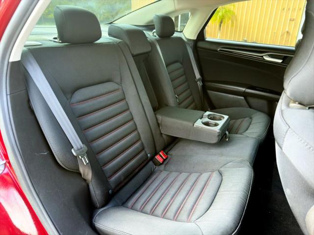 2016 Ford Fusion SE
