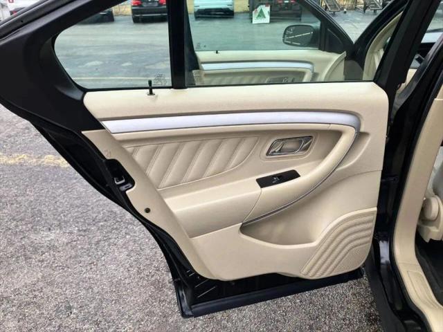 2018 Ford Taurus SE