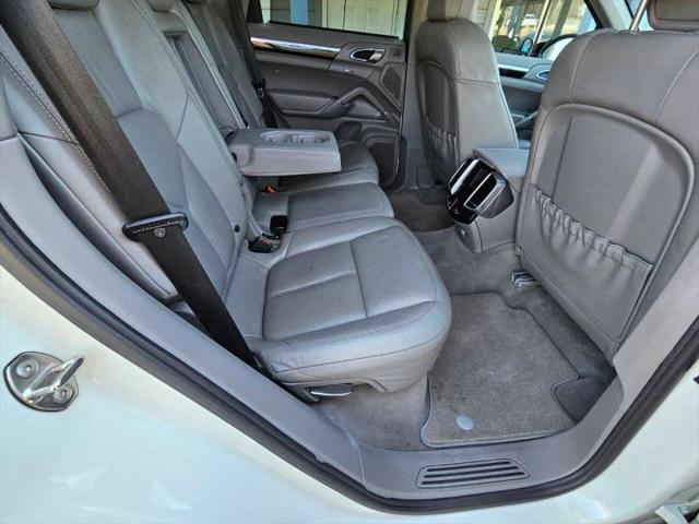 2012 Porsche Cayenne Base