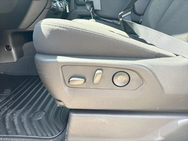 2026 Chevrolet Silverado 2500HD Crew Cab, Long Bed, Custom, 4WD