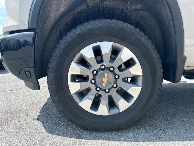 2026 Chevrolet Silverado 2500HD Crew Cab, Long Bed, Custom, 4WD